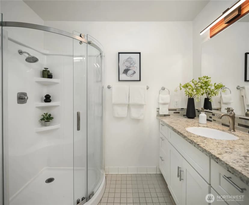 Property photo for 12517 Ne 23rd Place #b4, Bellevue photo 15