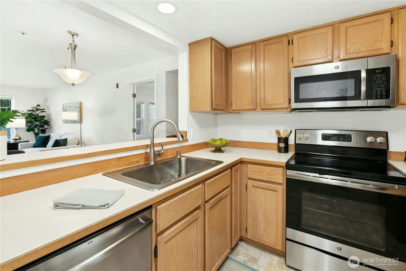 Property photo for 4081 224th Lane Se #202, Issaquah photo 15