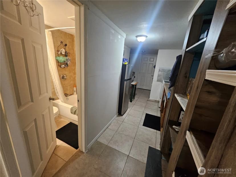 Property photo for 13727 37th Avenue S, Tukwila photo 9
