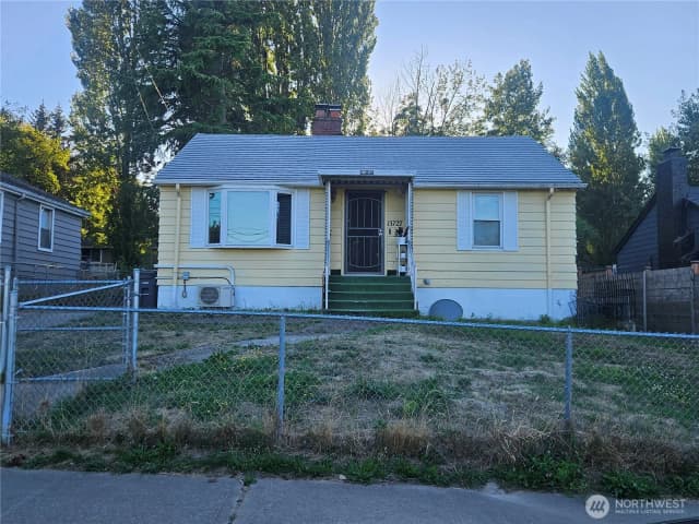 Property photo for 13727 37th Avenue S, Tukwila