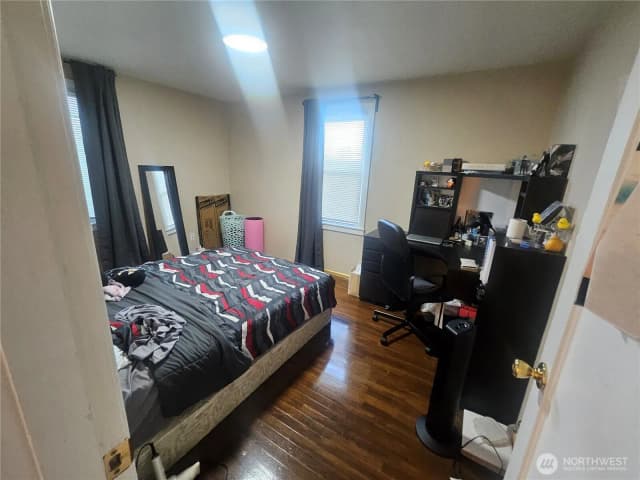 Property photo for 13727 37th Avenue S, Tukwila photo 3