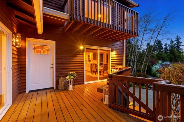 Property photo for 9420 Ne 129th Place, Kirkland photo 2