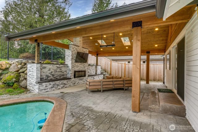Property photo for 14801 Se Fairwood Boulevard, Renton photo 4