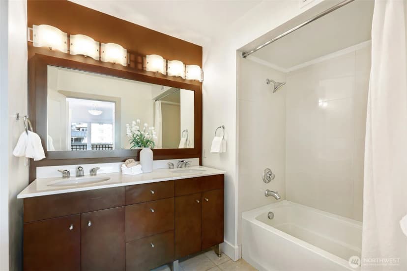 Property photo for 159 Denny Way #406, Seattle photo 10