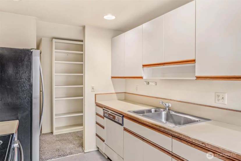 Property photo for 505 W Roy Street #304, Seattle photo 14
