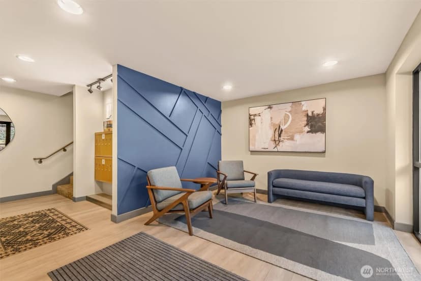 Property photo for 505 W Roy Street #304, Seattle photo 3