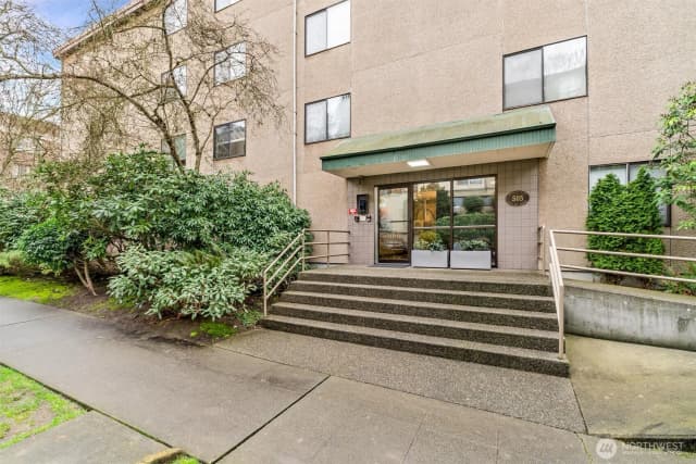Property photo for 505 W Roy Street #304, Seattle photo 2