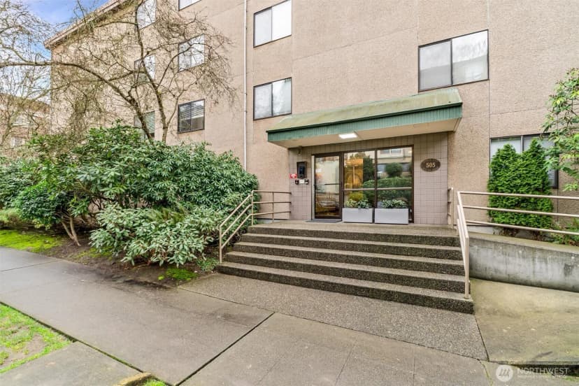 Property photo for 505 W Roy Street #304, Seattle photo 2