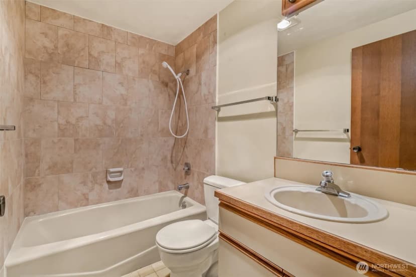 Property photo for 505 W Roy Street #304, Seattle photo 21