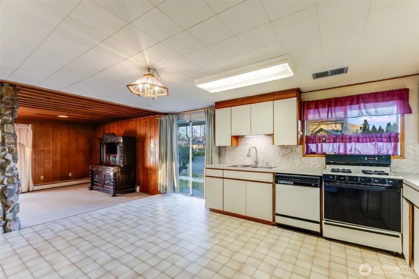Property photo for 1319 Wood Avenue, Sumner photo 9