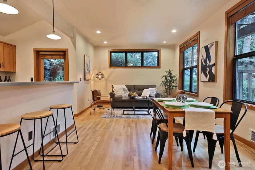 Property photo for 313 Edgecliff Drive, Langley photo 5