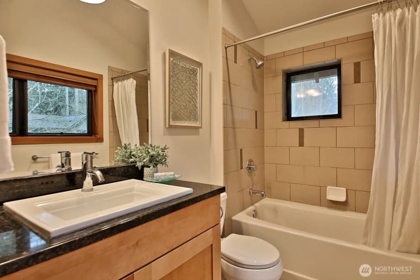 Property photo for 313 Edgecliff Drive, Langley photo 24