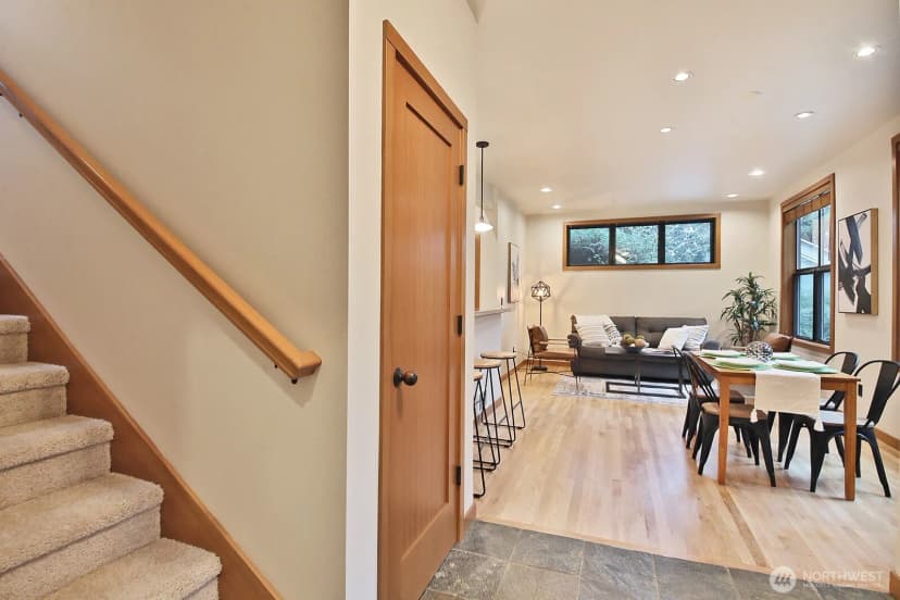 Property photo for 313 Edgecliff Drive, Langley photo 19