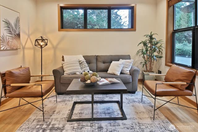 Property photo for 313 Edgecliff Drive, Langley photo 4
