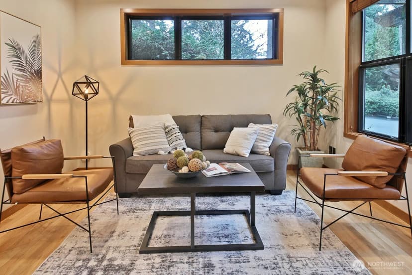 Property photo for 313 Edgecliff Drive, Langley photo 4