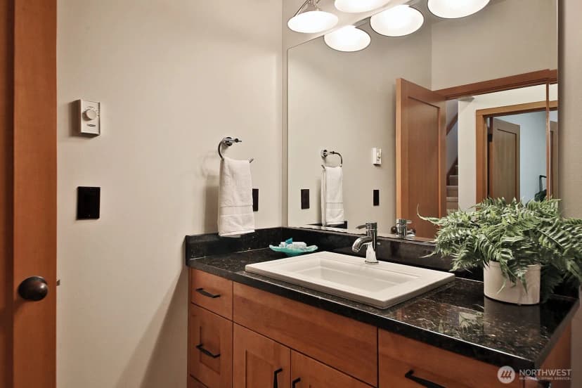 Property photo for 313 Edgecliff Drive, Langley photo 14