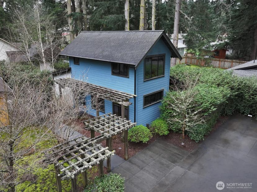 Property photo for 313 Edgecliff Drive, Langley photo 2