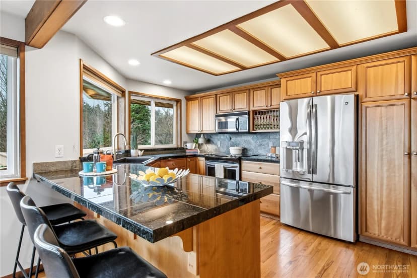 Property photo for 12638 Shorewood Drive Sw, Burien photo 23