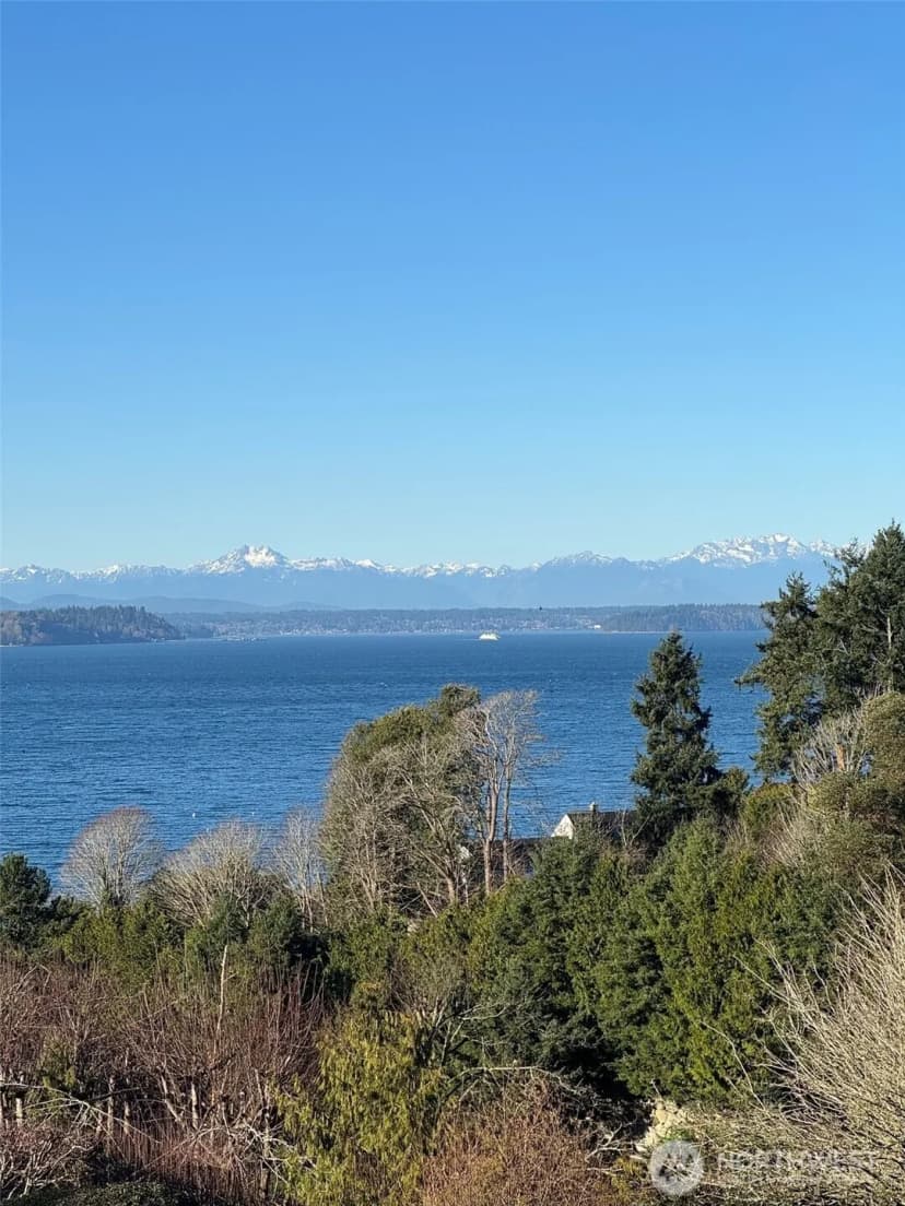 Property photo for 12638 Shorewood Drive Sw, Burien photo 9