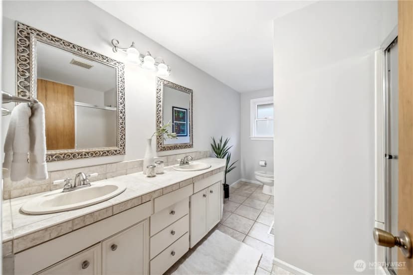 Property photo for 12638 Shorewood Drive Sw, Burien photo 33
