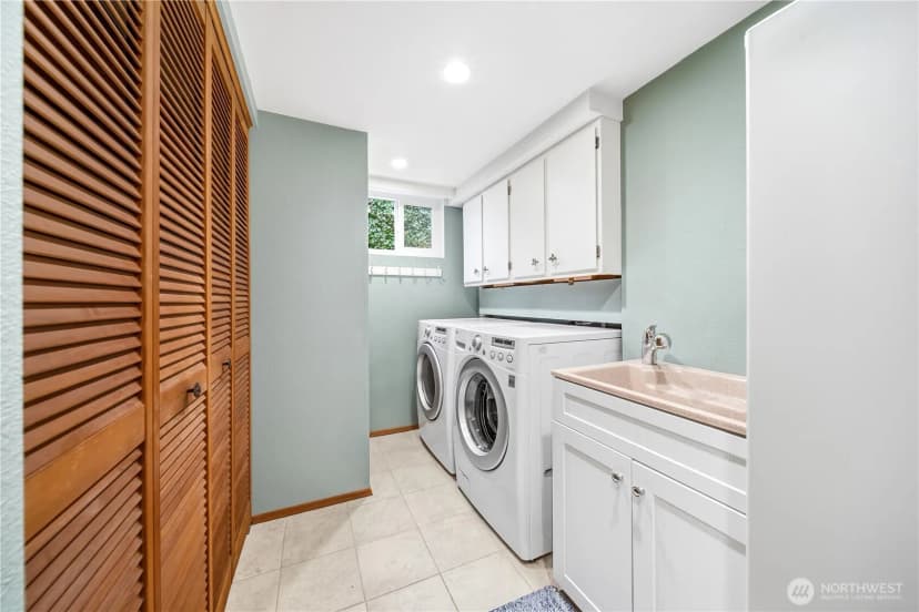 Property photo for 12638 Shorewood Drive Sw, Burien photo 39
