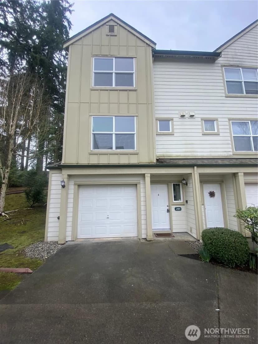 Property photo for 1600 121st Street Se #j101, Everett photo 2