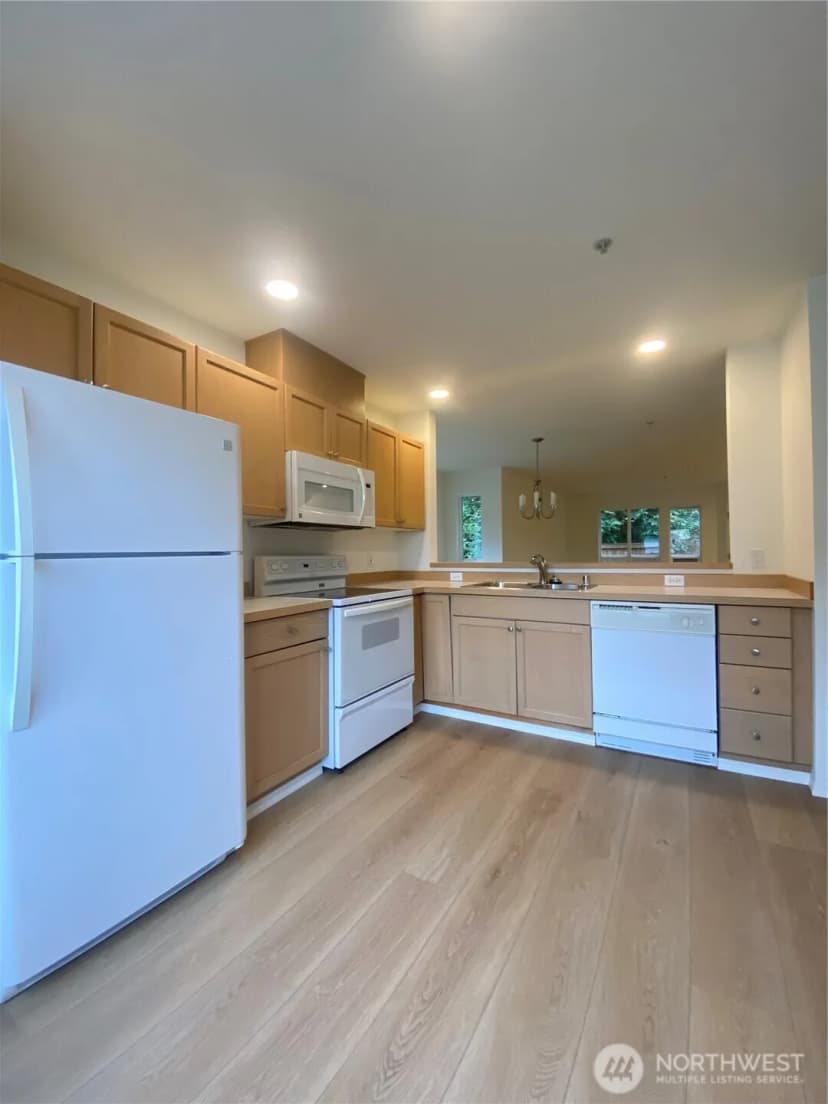 Property photo for 1600 121st Street Se #j101, Everett photo 11