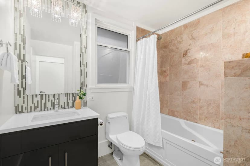 Property photo for 210 W Mcgraw Street, Seattle photo 16