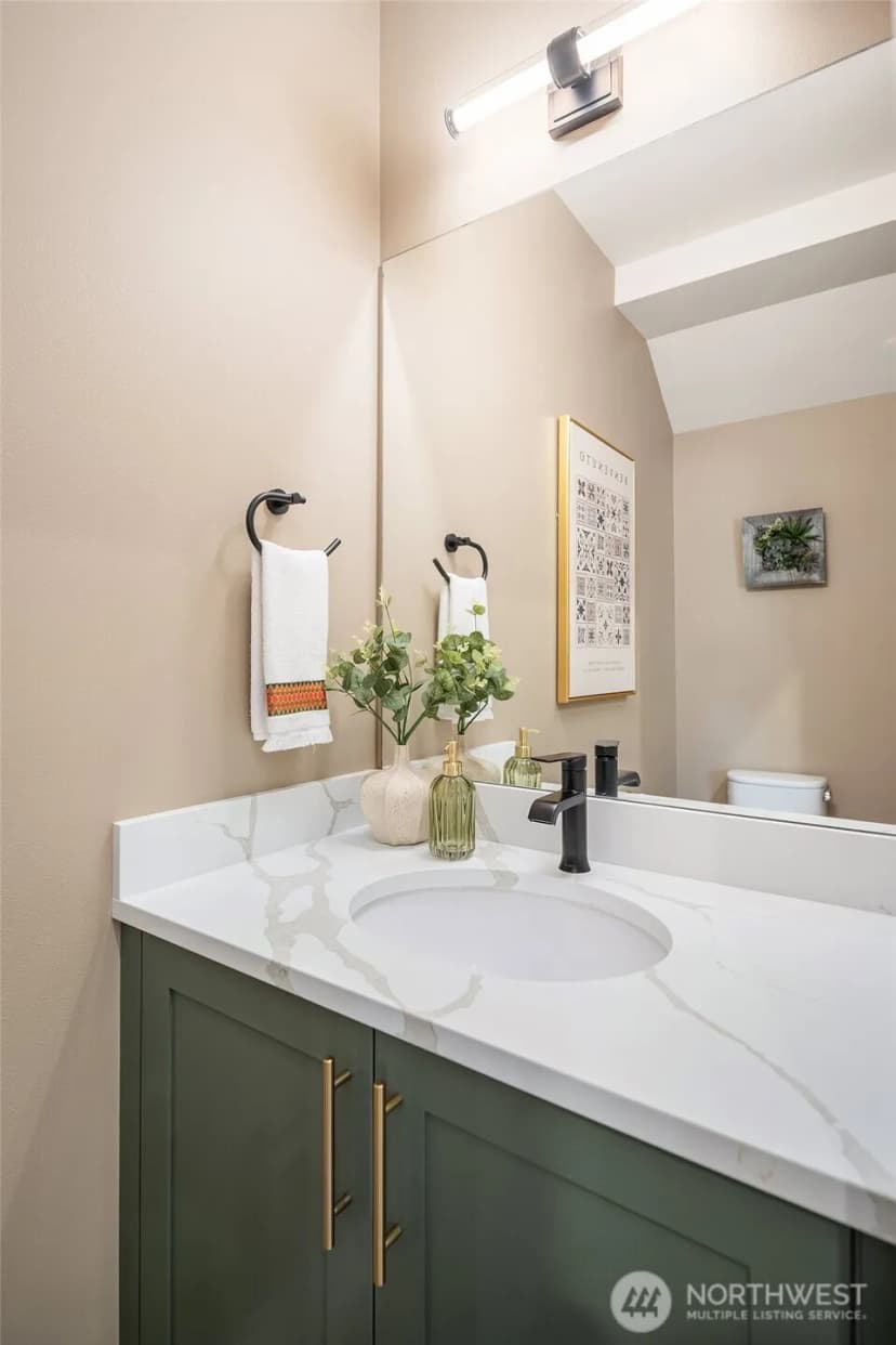 Property photo for 5028 35th Avenue Ne, Seattle photo 13