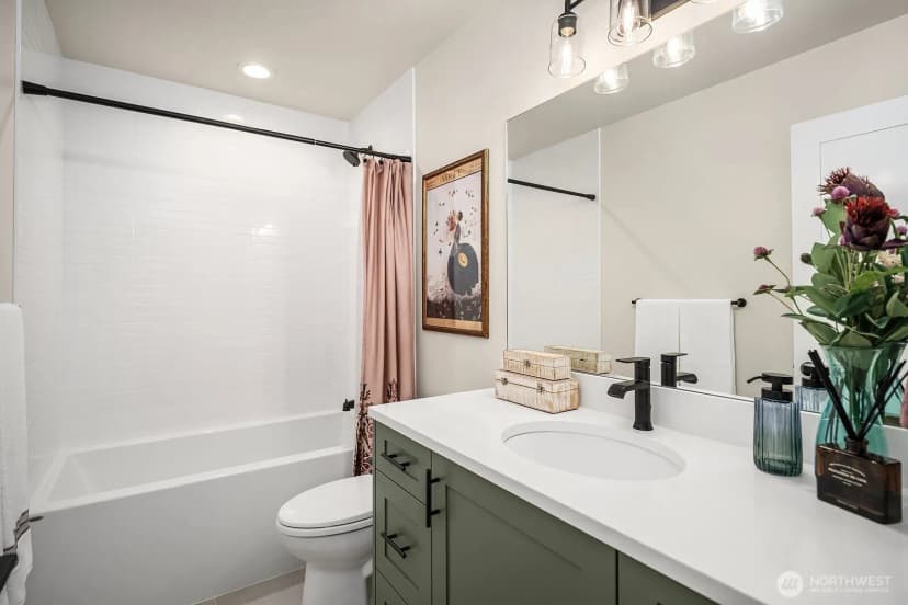 Property photo for 5028 35th Avenue Ne, Seattle photo 16