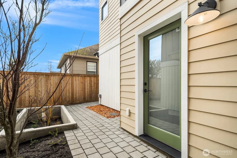 Property photo for 5028 35th Avenue Ne, Seattle photo 26