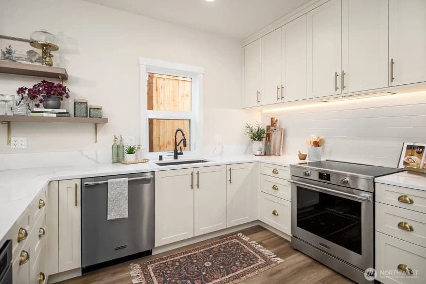 Property photo for 5028 35th Avenue Ne, Seattle photo 10