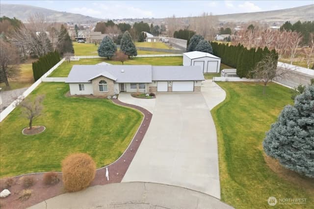 Property photo for 4105 Southlake Court, West Richland photo 2