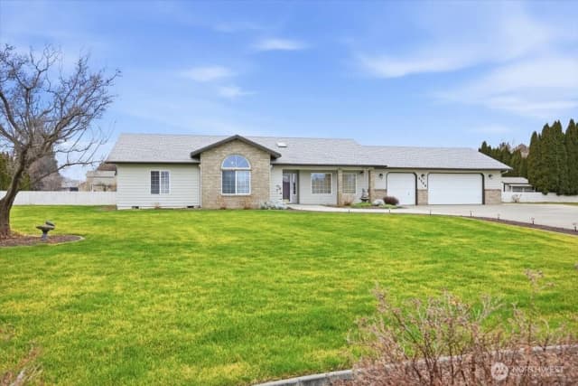 Property photo for 4105 Southlake Court, West Richland