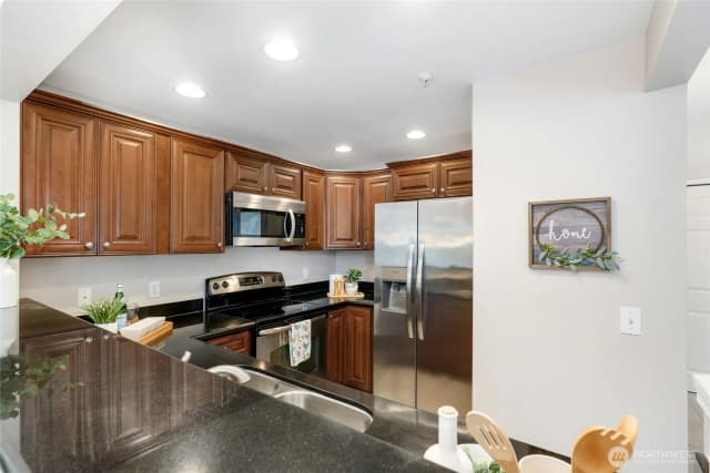 Property photo for 1628 118th Avenue Se #f316, Bellevue photo 5