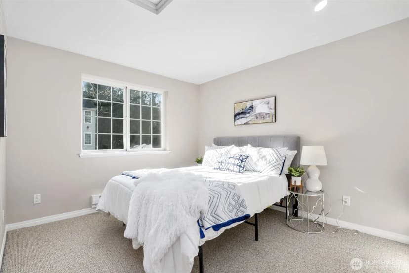 Property photo for 1628 118th Avenue Se #f316, Bellevue photo 9