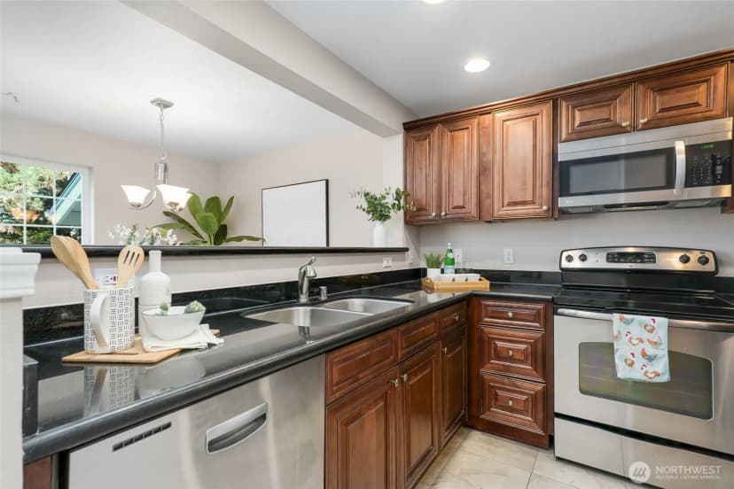 Property photo for 1628 118th Avenue Se #f316, Bellevue photo 6
