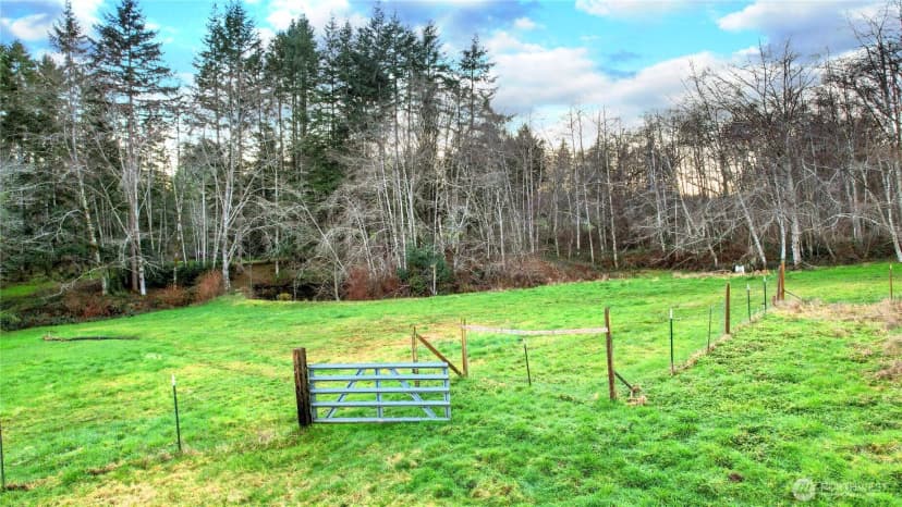Property photo for 13082 Olalla Valley Road Se, Olalla photo 33