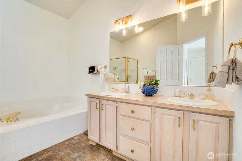 Property photo for 33 Lakewood Oaks Drive Sw, Lakewood photo 14