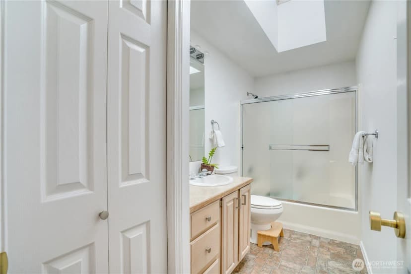 Property photo for 33 Lakewood Oaks Drive Sw, Lakewood photo 19