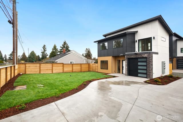 Property photo for 11916 4th Avenue Sw, Burien photo 2