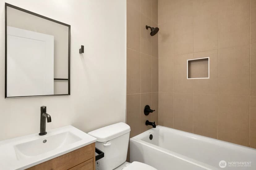 Property photo for 11916 4th Avenue Sw, Burien photo 13