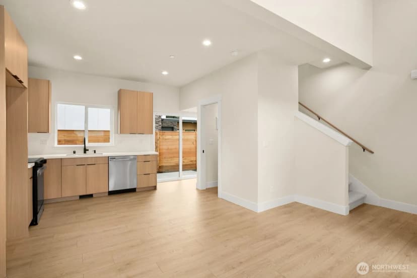 Property photo for 11916 4th Avenue Sw, Burien photo 4