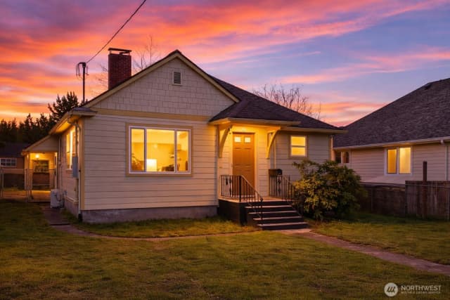 Property photo for 1115 Elizabeth Avenue, Bremerton photo 2