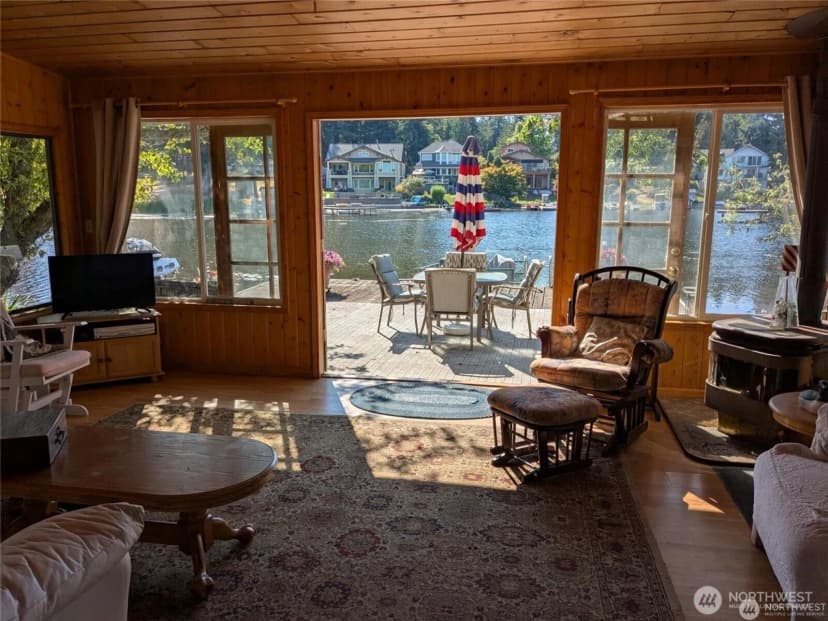 Property photo for 1111 Lake Sawyer Island, Black Diamond photo 3