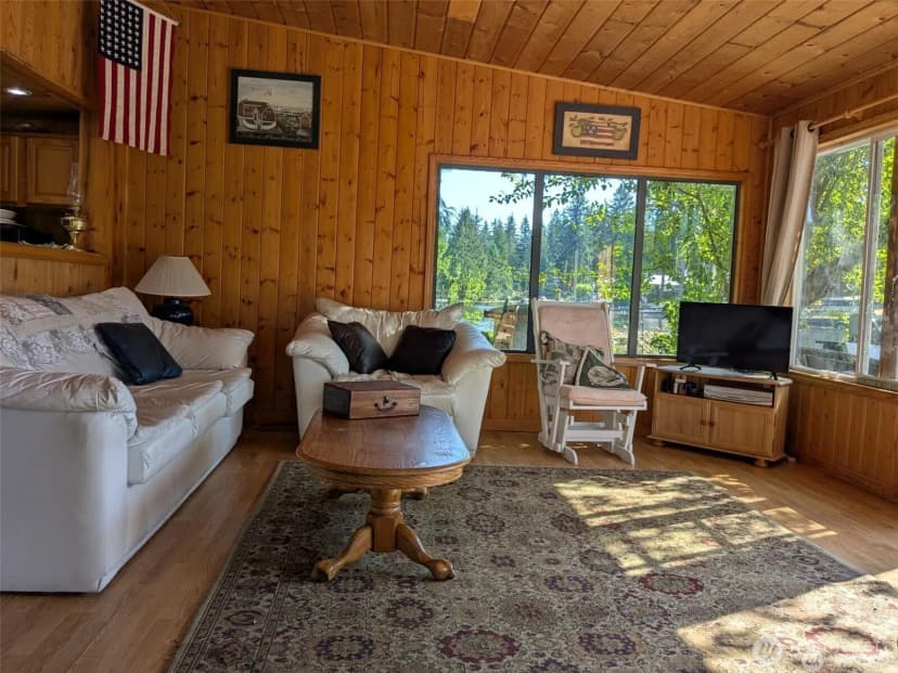 Property photo for 1111 Lake Sawyer Island, Black Diamond photo 4