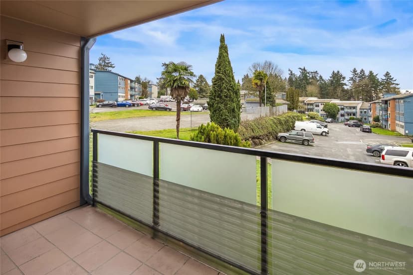 Property photo for 15156 65th Avenue S #1007, Tukwila photo 9