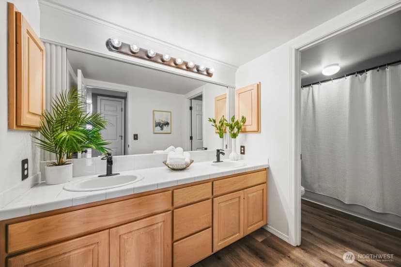Property photo for 1354 32nd Avenue S, Seattle photo 16