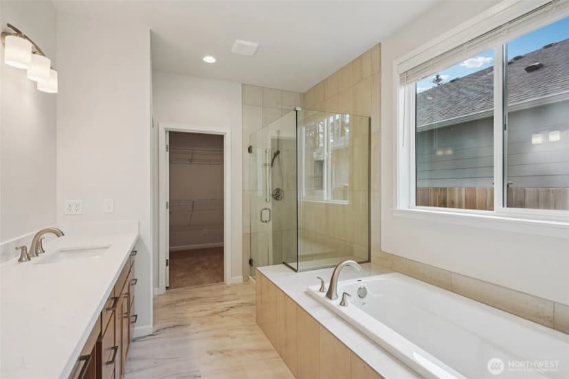 Property photo for 1303 60th Avenue Ne, Tacoma photo 15