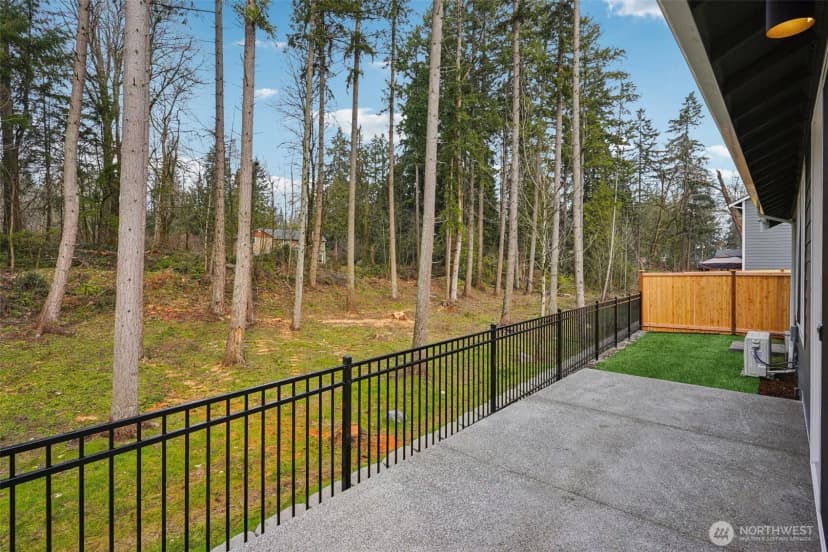 Property photo for 1303 60th Avenue Ne, Tacoma photo 28